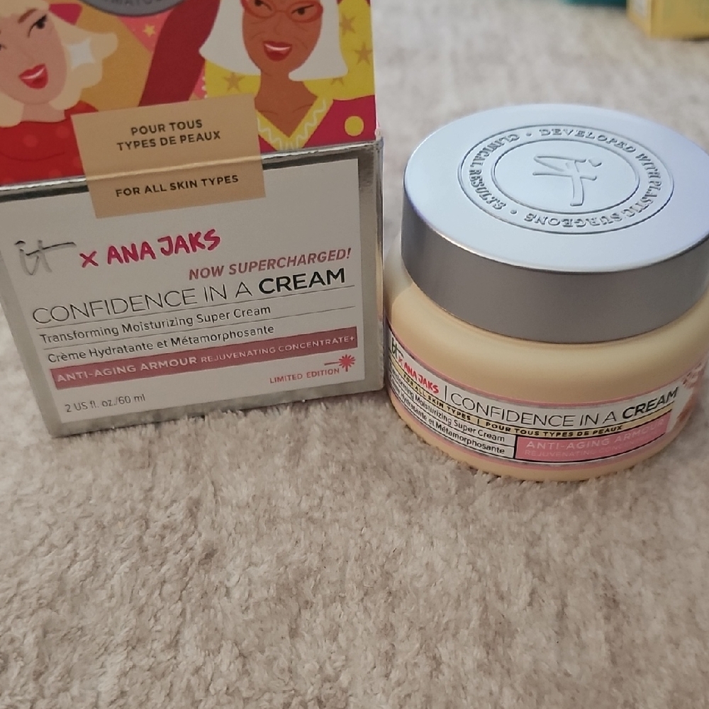 IT Cosmetics x Ana Jaks Limited Edition- Confidence in a Cream 2 fl oz